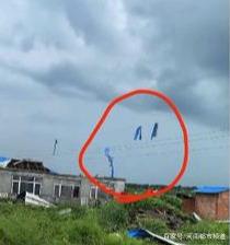 綏化突遭龍卷風(fēng)襲擊，房蓋在天上飛！村民：我70歲沒見過這事(圖7)