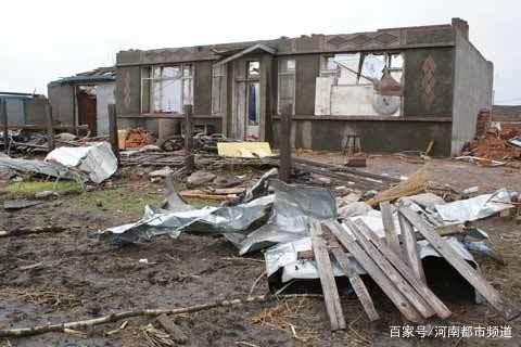 綏化突遭龍卷風(fēng)襲擊，房蓋在天上飛！村民：我70歲沒見過這事(圖5)