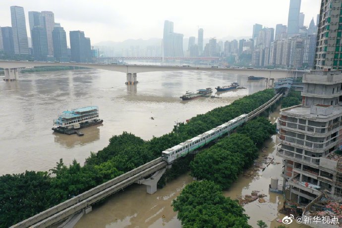 重慶洪崖洞等多處景點(diǎn)被淹，已啟動史上首次防汛I級應(yīng)急響應(yīng)(圖3)