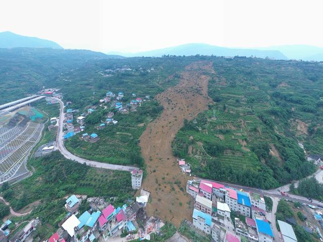應(yīng)急部：今年洪澇致271人失蹤死亡，直接經(jīng)濟(jì)損失超兩千億